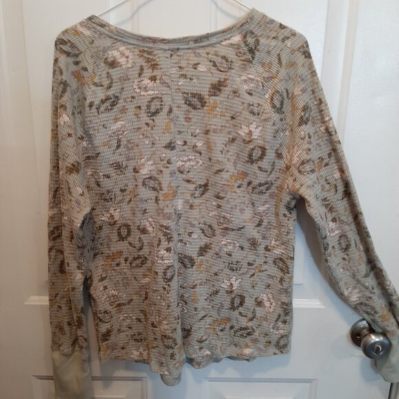 Knox Rose Long-Sleeve Thermal Knit Top; Women's Size Large: Sage Green w/Floral - Picture 2 of 4